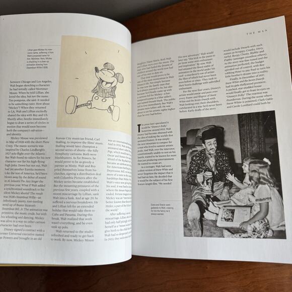 History Magazine Walt Disney 50 Years of Disney World Collectors Edition‎ 2022 - Picture 9 of 9